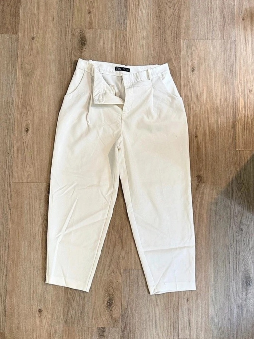 Zara Straight Leg Pants in White Size Medium